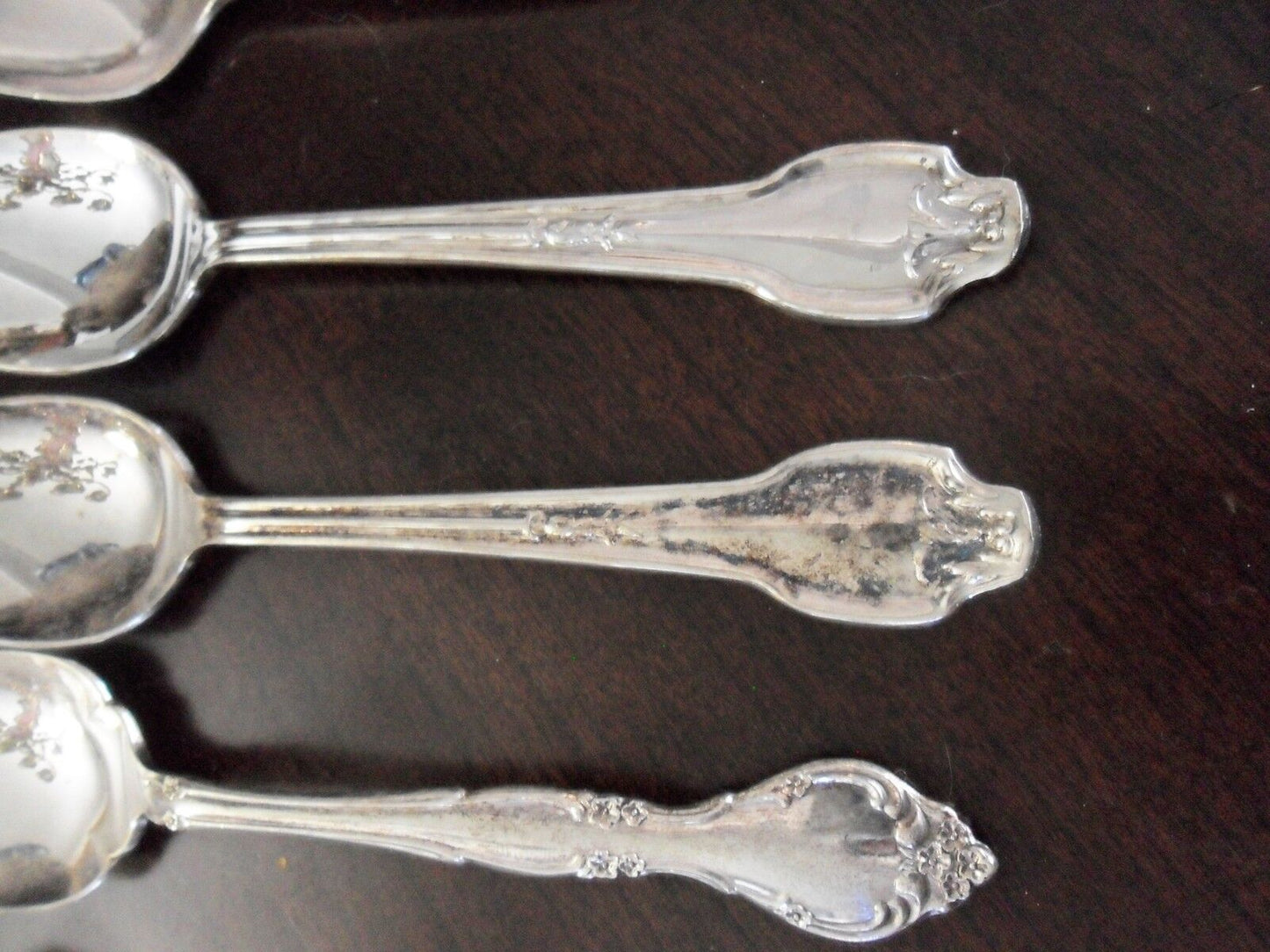 W. Rogers & Sons AA 9 tea spoons and a knife server, beautiful designs, mixed[8]