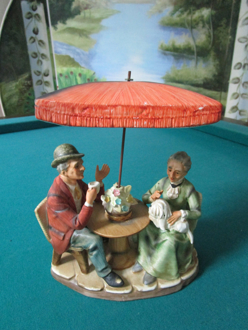 ITALIAN COUPLE  FIGURINE COUPLE UNDER PARASOL NORLEANS JAPAN ORIGINAL