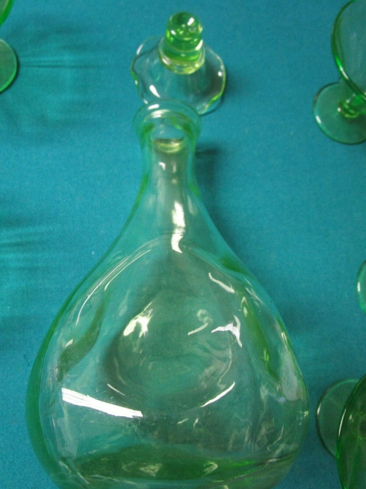 URANIO HAZEL ATLAS GREEN VASELINE GLASS PITCHER DECANTER GLASSES ESBO RARE PICK1