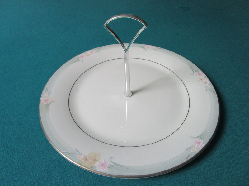 Royal Doulton Vogue Collection Cake Plate One Tier 10 1/2"