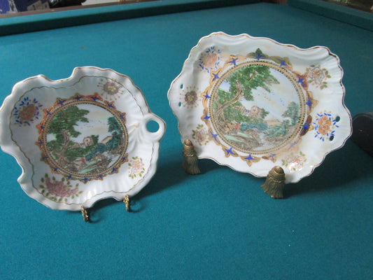 JAPANESE FINE CERAMIC HAND PAINTED DECOR PLATES IN BRASS HOLDERS