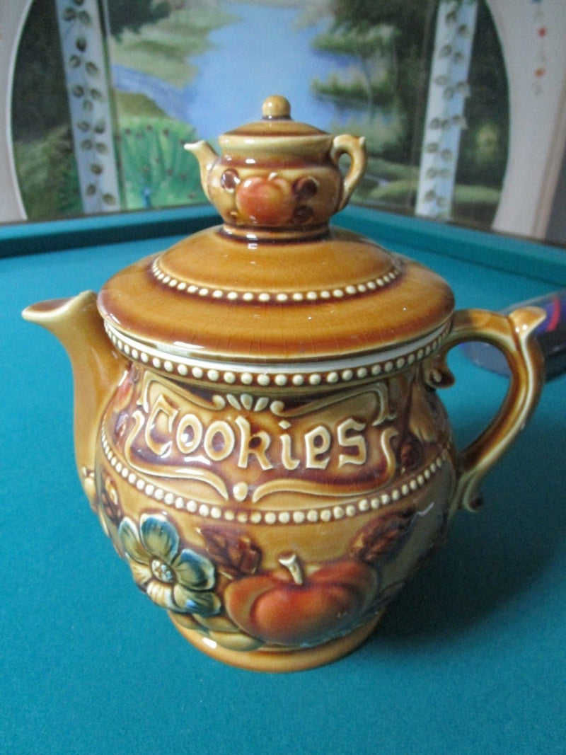 CERAMIC VINTAGE YELLOW COOKIE JAR TEA POT SHAPE 10 1/2" [POTT3]