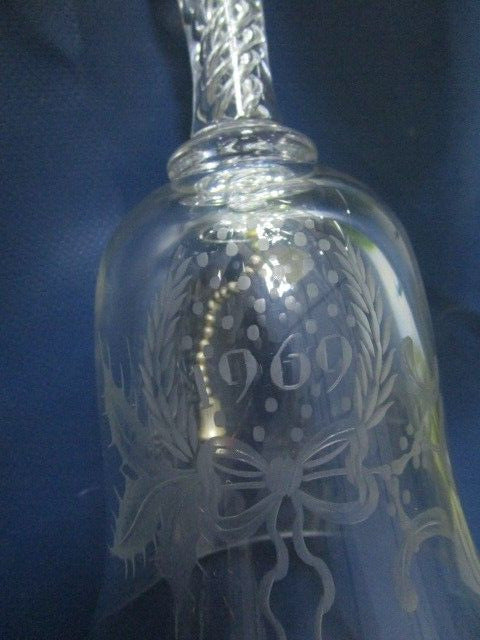 THOMAS WEBB ENGLAND CRYSTAL 1969 BELL