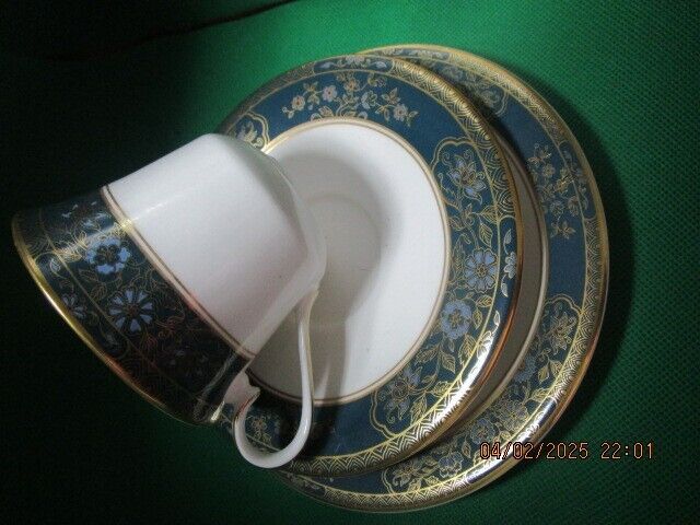 Royal Doulton England  Carlyle Trio Tea Cup Saucer Plate ^^^