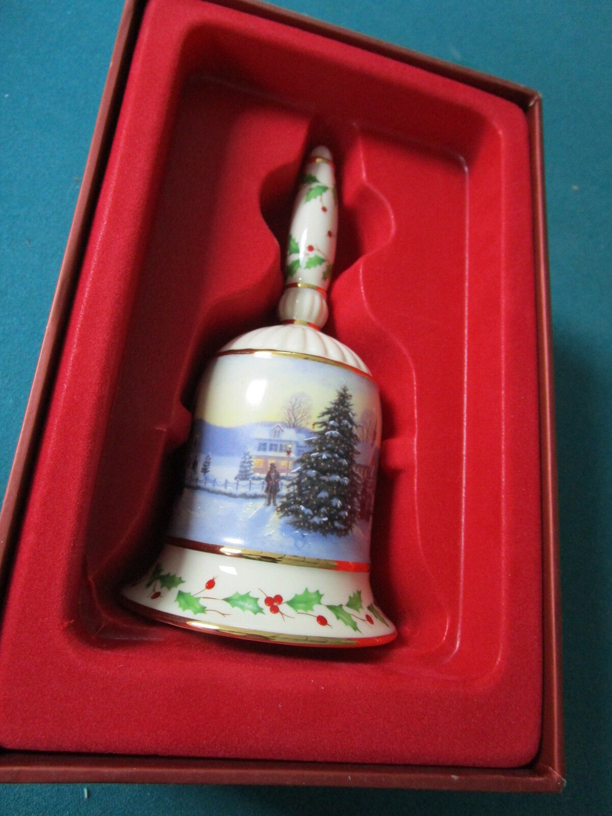 Lenox 2006 Christmas Bell "Christmas Eve in main Street" NIB , orig [a9FF]