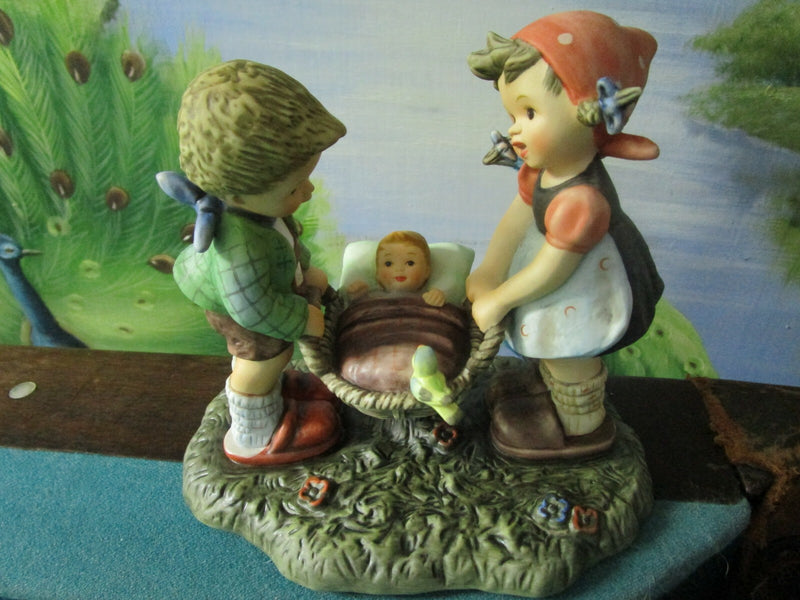 ORIGINAL STUDIO HUMMEL SPECIAL DELIVERY DOUBLE FIGURINE  BH-10 1996  7 x 4"