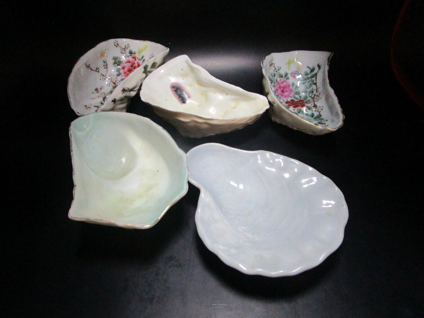 5 clam dishes oyster serving shells