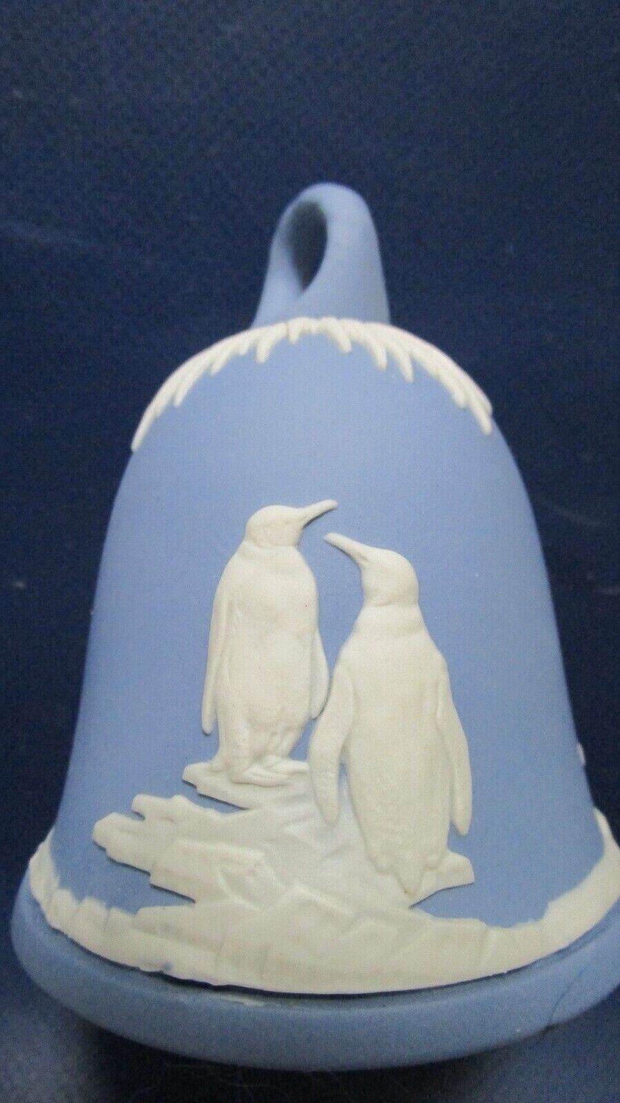 WEDGWOOD - WATERFORD CHRISTMAS LOT ORNAMENT BELL ASHTRAY 3 PCS NEW