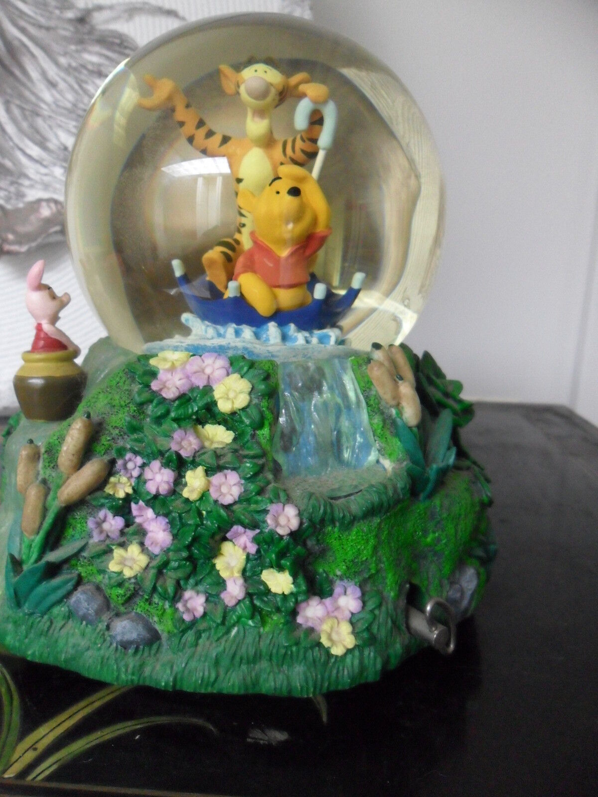 Winnie the Pooh Musical Snowglobe "When the Rain Rain Came Down Down"[2]