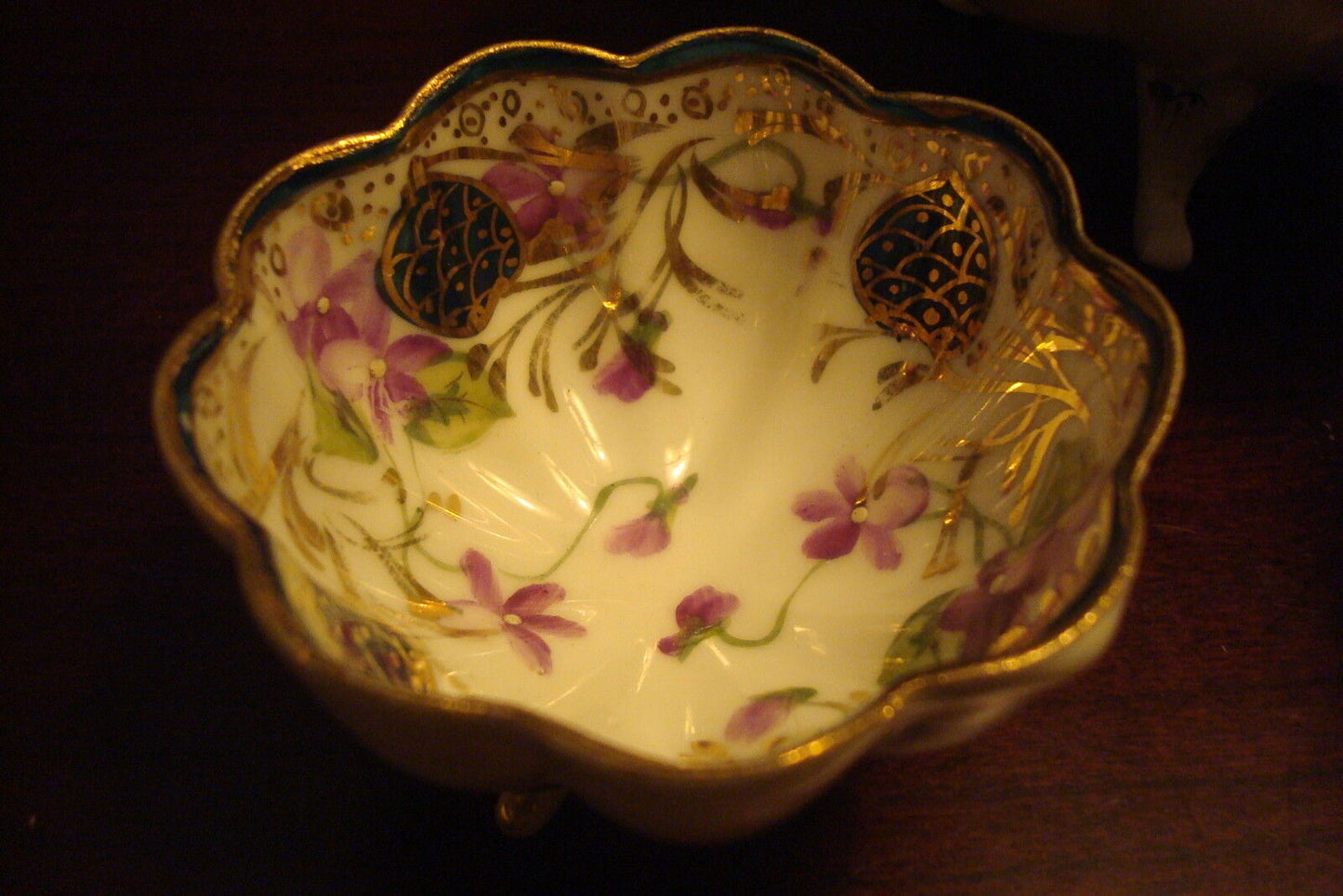 Trio of footed bowls, Mid century Japan, blue and gold accorns, [80B]