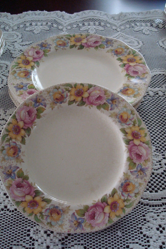 WEDGWOOD & Co., Staffordshire,  set of 6 pieces, 4 dinner  and 2 salad plates[6]