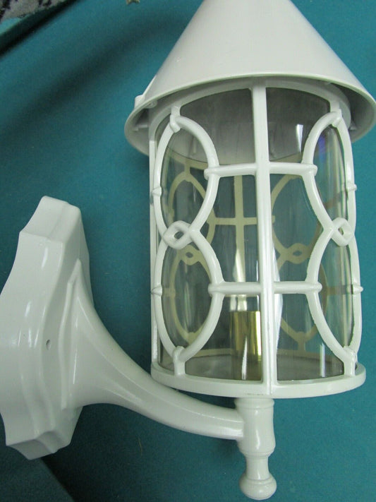 UNDERWRITERS LABORATORIES INCANDESCENT FIXTURE LAMP COACH STYLE WHITE