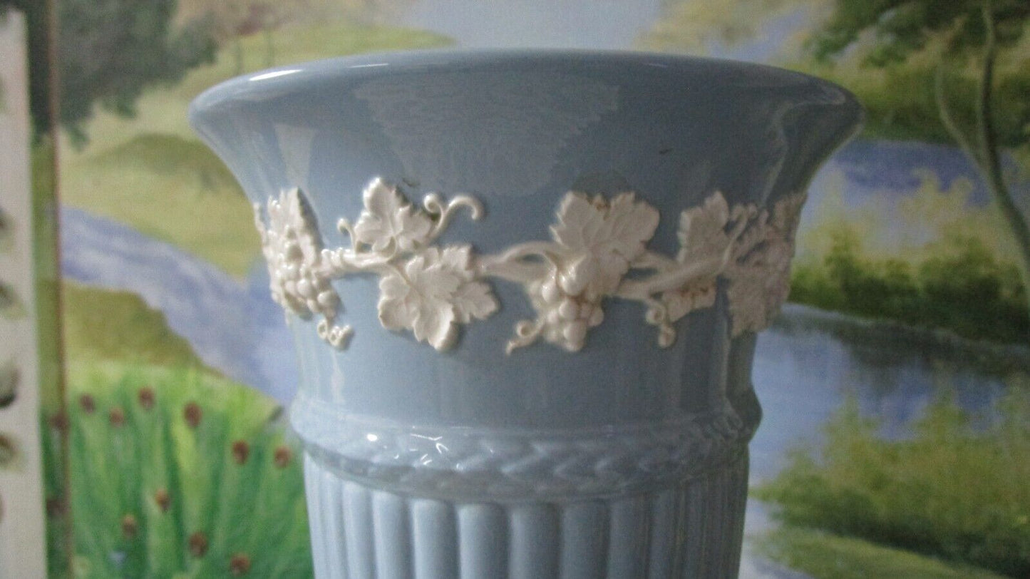 WEDGWOOD CREAME GRAPES LEAVES ON GLOSSY BLUE VASE TRINKET DISH PICK 1^^