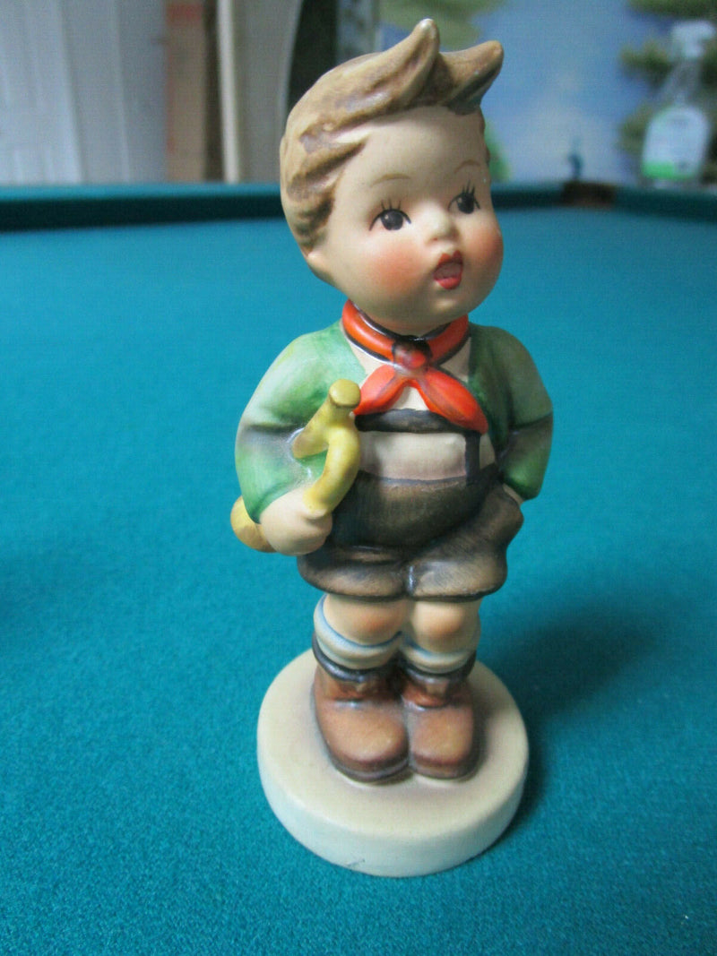 Hummel figurine Tm3: Trumpet Boy Serenade Street Singer, Duet Ashtray Let Sing