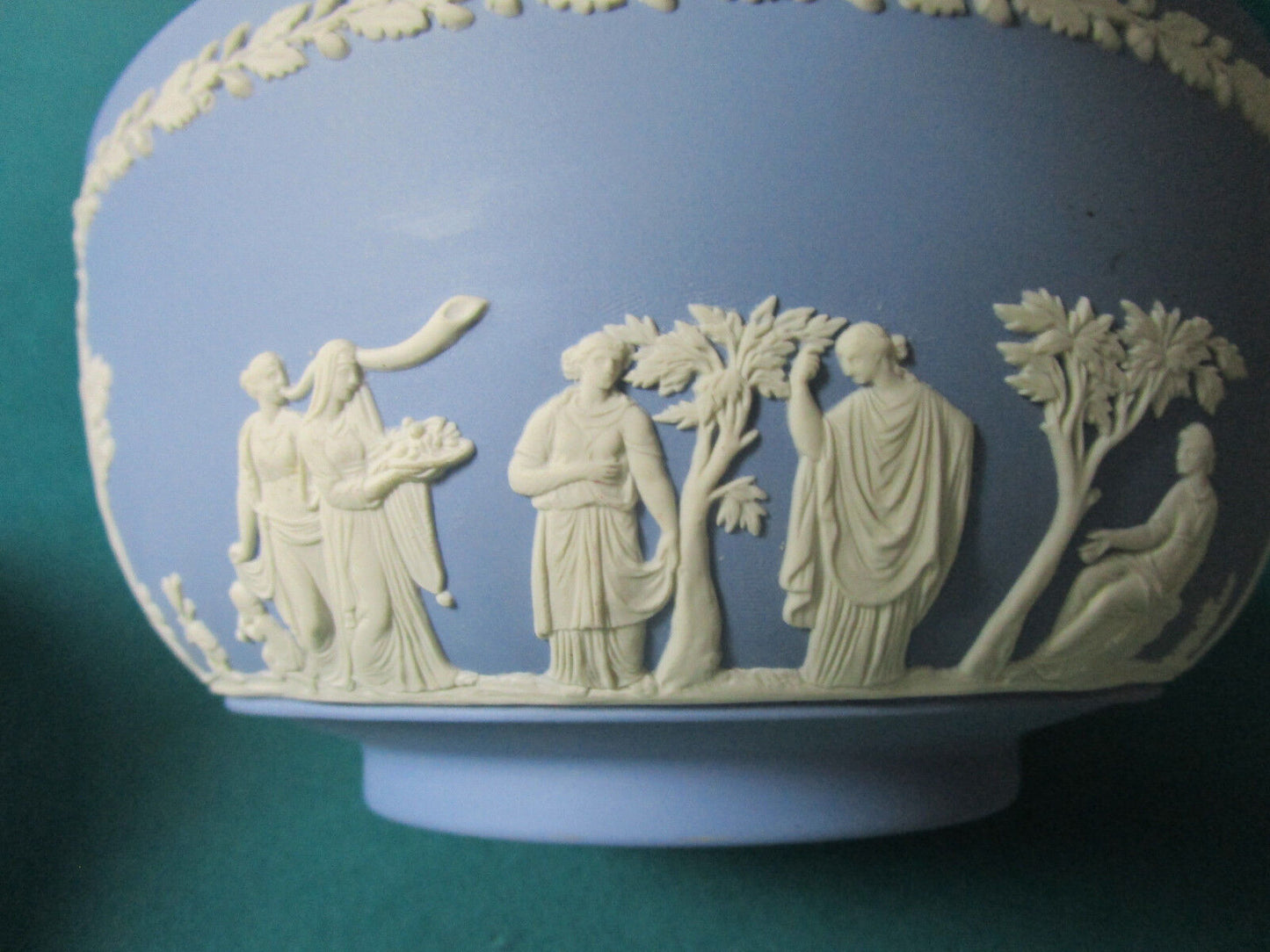 WEDGWOOD ENGLAND BLUE  JASPERWARE BOWL GREEK FIGURES SACRIFICIAL PATTERN