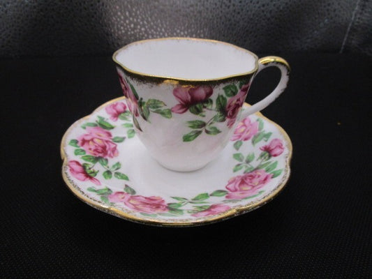 Salsbury England coffee cup and saucer roses and gold [84]