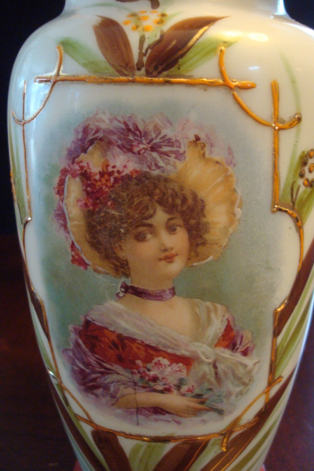 Victorian Portrait Bristol Glass JADITE Vase Ruffled Rim HANDPAINTED [*5]