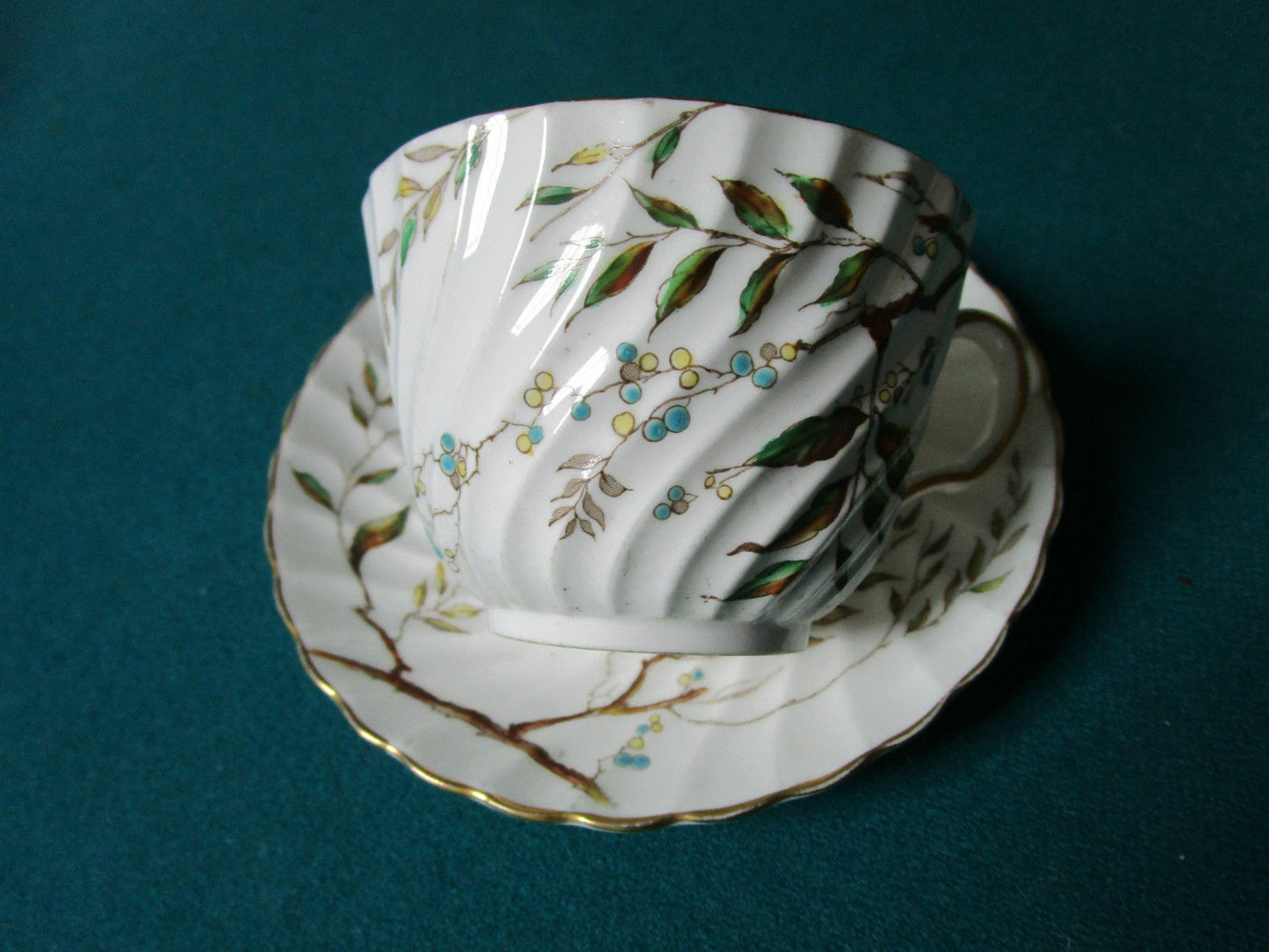 AYNSLEY ENGLAND WHITMORE DINNER PLATES CUP SAUCER