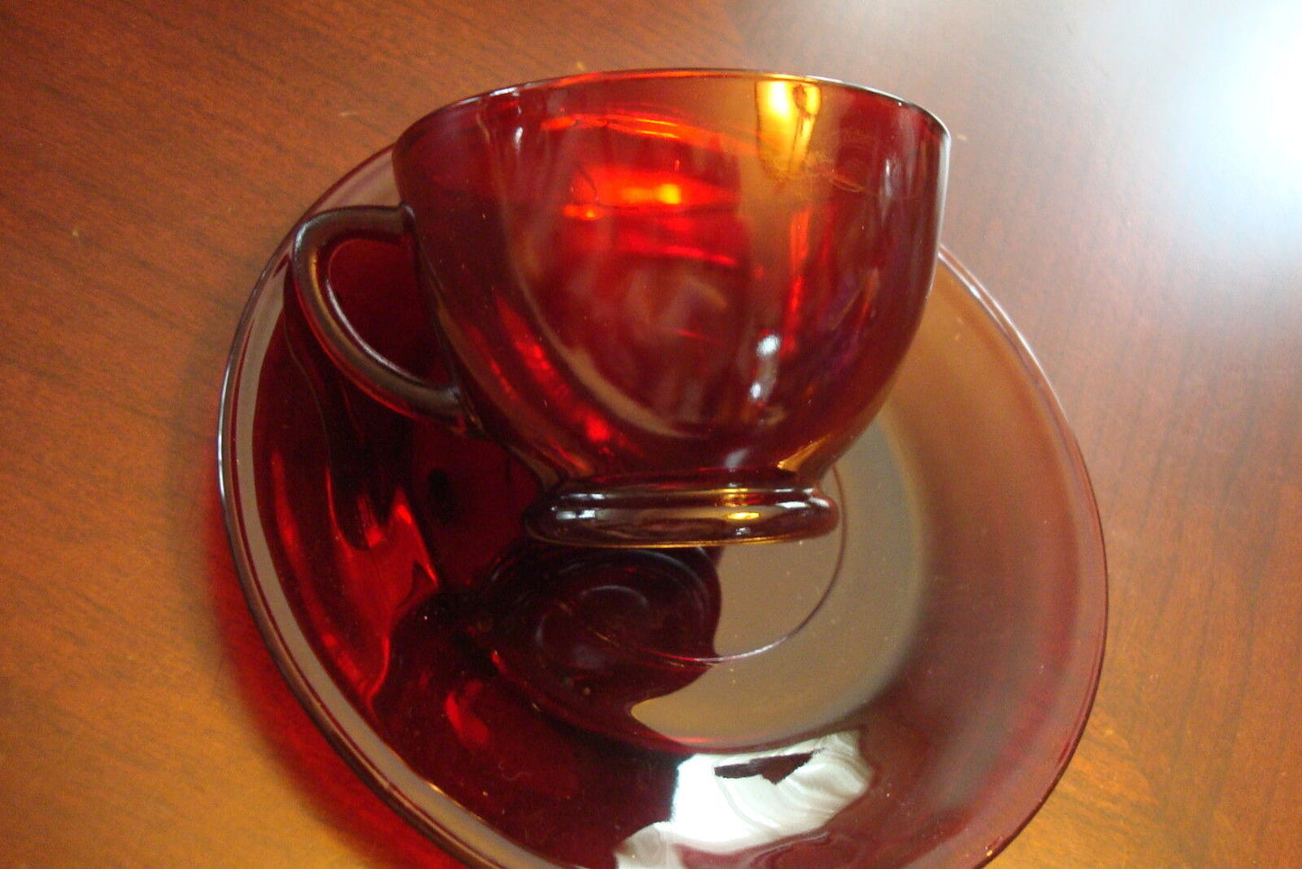 ANCHOR HOCKING Two Ruby Red Glass cups and saucers [67]