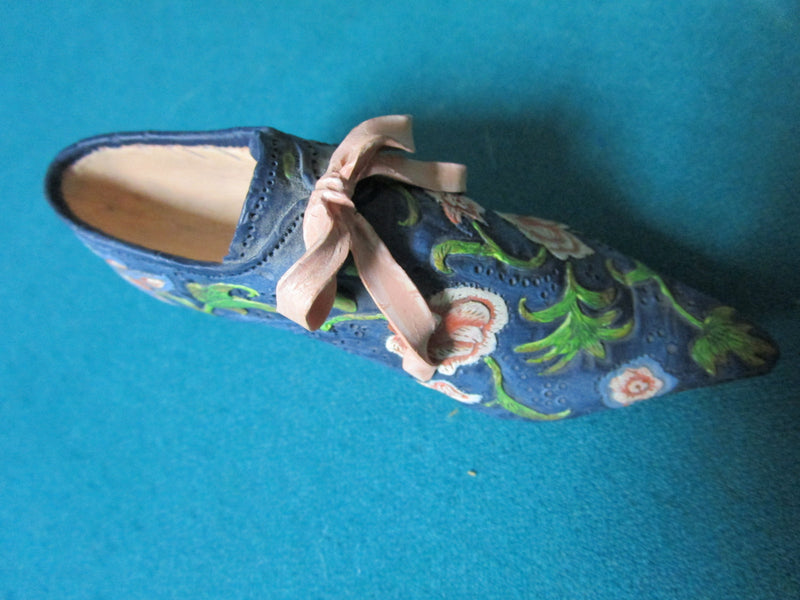 THE RIGHT SHOE BY RAINE COLLECTIBLE "VERSAILLES" NO BOX