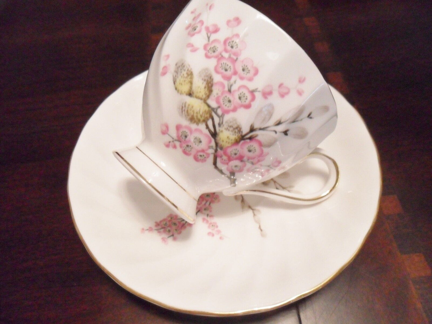 Tuscan England cup and saucer D2024, pink flowers bouquet, gold rim [58]