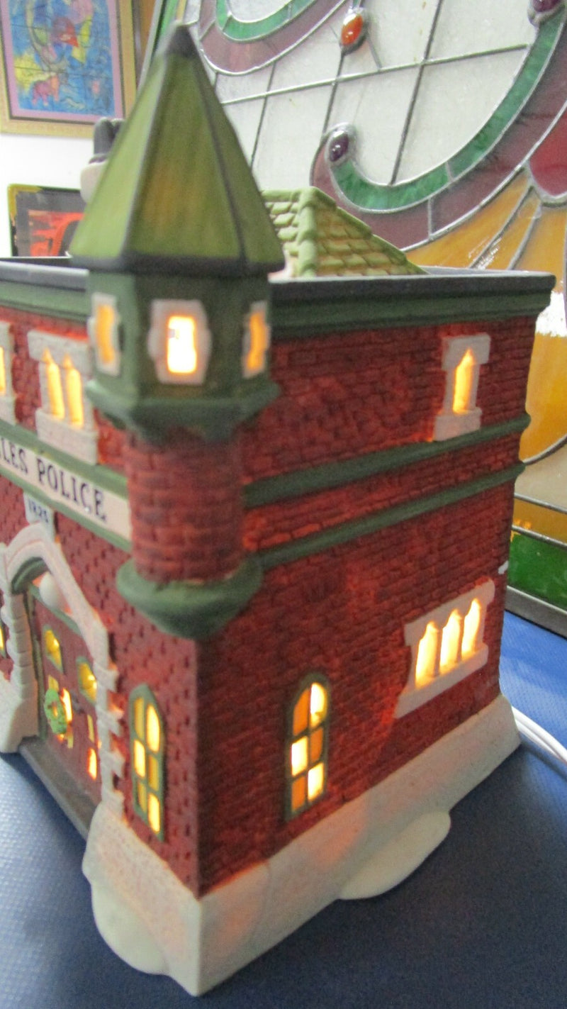 COBLES POLICE STATION DICKENS SNOW VILLLAGE LIGHTED BUILDING SHOWROOM MODEL