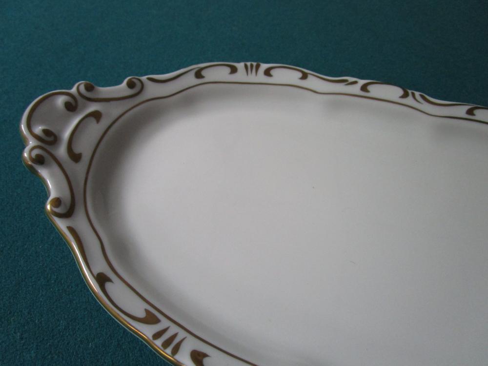 ZSOLNAY HUNGARY OBLONG TRAY WHITE/GOLDEN ACCENT 1960s [ZSTRAY]