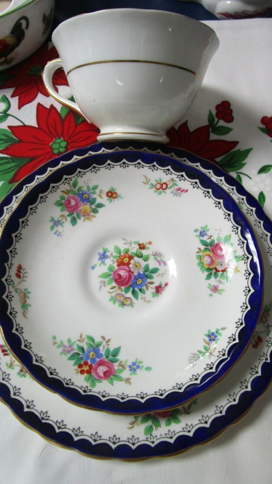 Tuscan England Trio Cup Saucer Cake Plate Bouquet 1940s [77j]