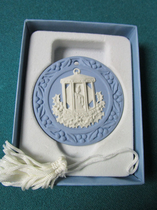 WEDGWOOD ENGLAND ANNUAL CHRISTMAS ORNAMENT 2" NIB  ORIGINAL