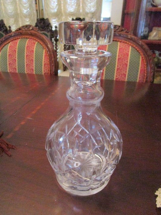 WATERFORD CRYSTAL CLEAR DECANTER ONE RING IN NECK 9 1/2 X 5" DIAM [*GL-5]