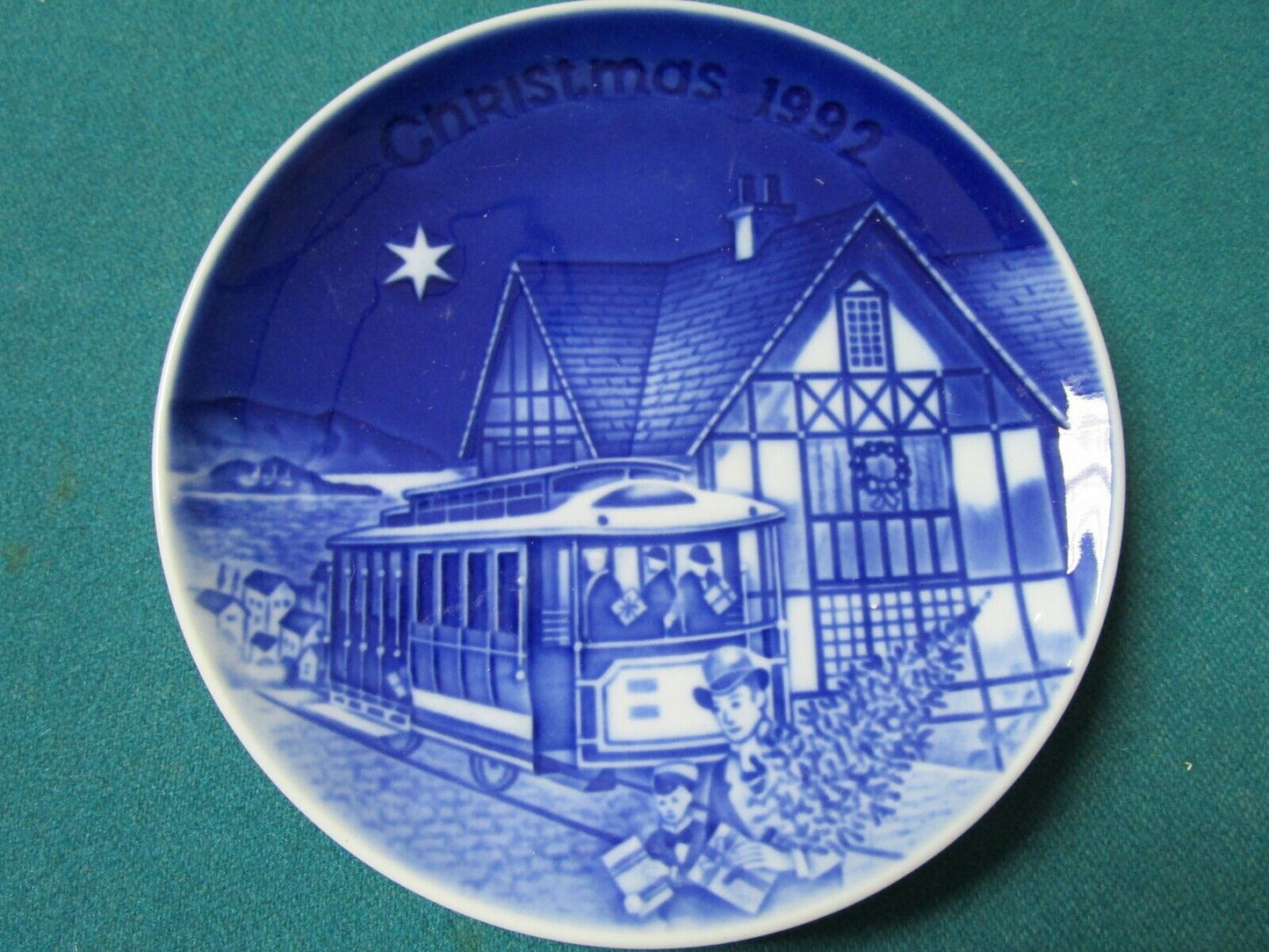 1992  PLATES CHRISTMAS IN AMERICA SAN FRANCISCO / SOUTHERN BELLE NEW PICK1 ^^