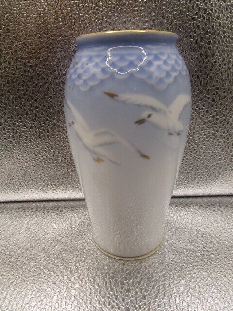 VINTAGE BING AND GRONDAHL B&G DENMARK seagulls 5 1/2" VASE [a8]