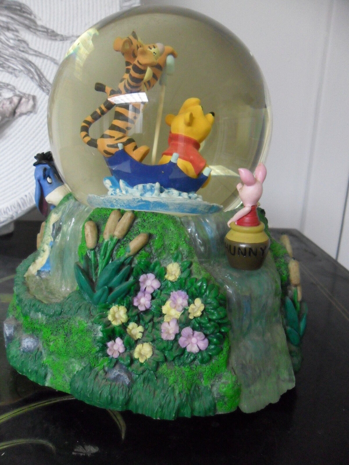 Winnie the Pooh Musical Snowglobe "When the Rain Rain Came Down Down"[2]