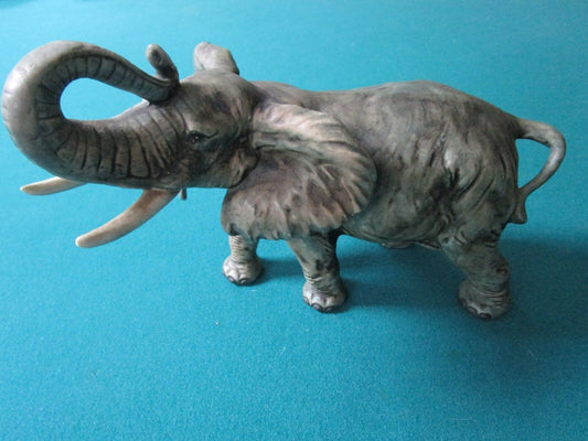 Andrea By Sadek Ceramic AFRICAN ELEPHANT 6 1/2" tall by 7 1/2" [A]