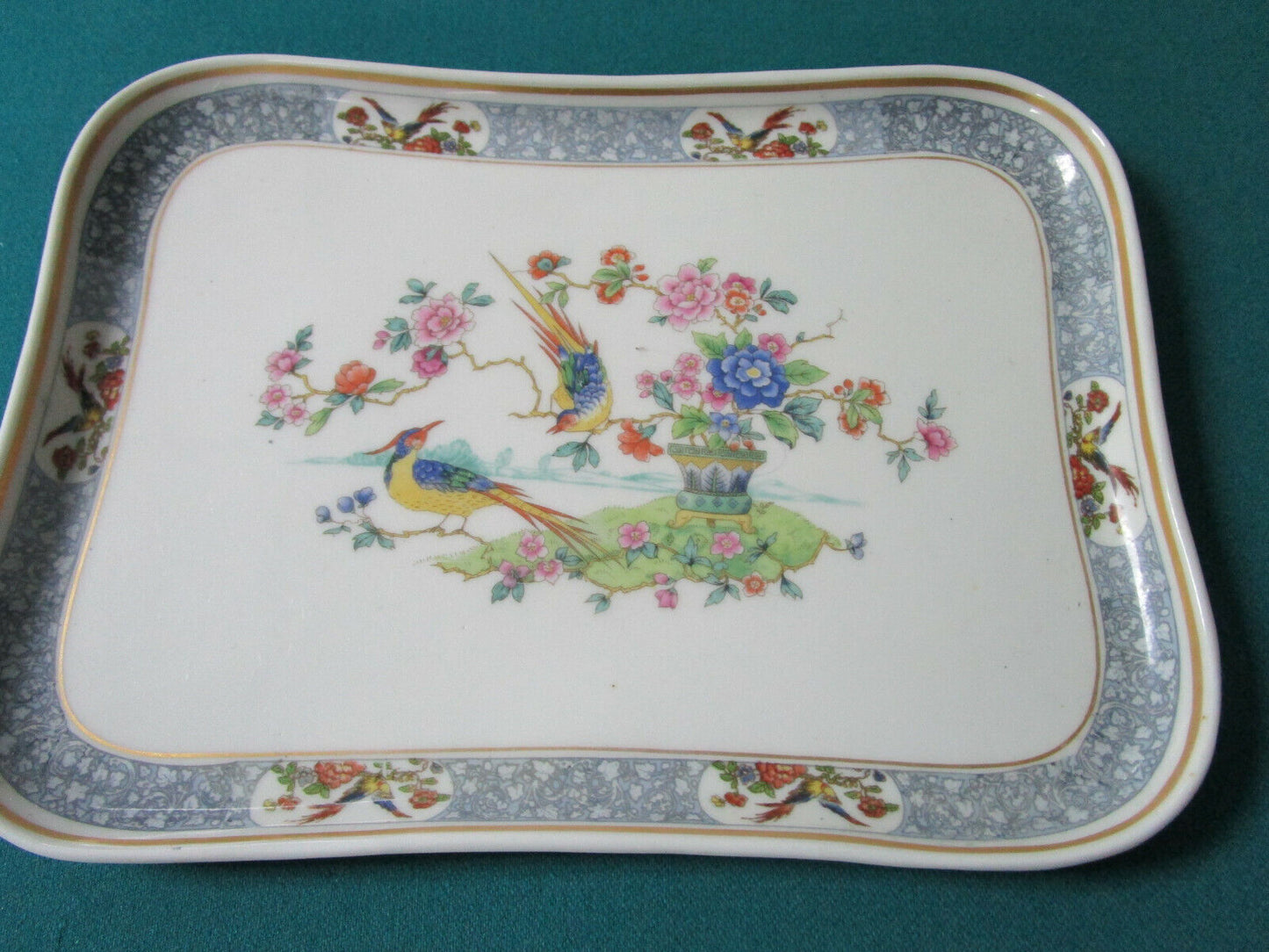 VANITY SET FRENCH PARADISE BIRDS TRAY FENTON FROSTED RUFFLED PINK VASE [84]