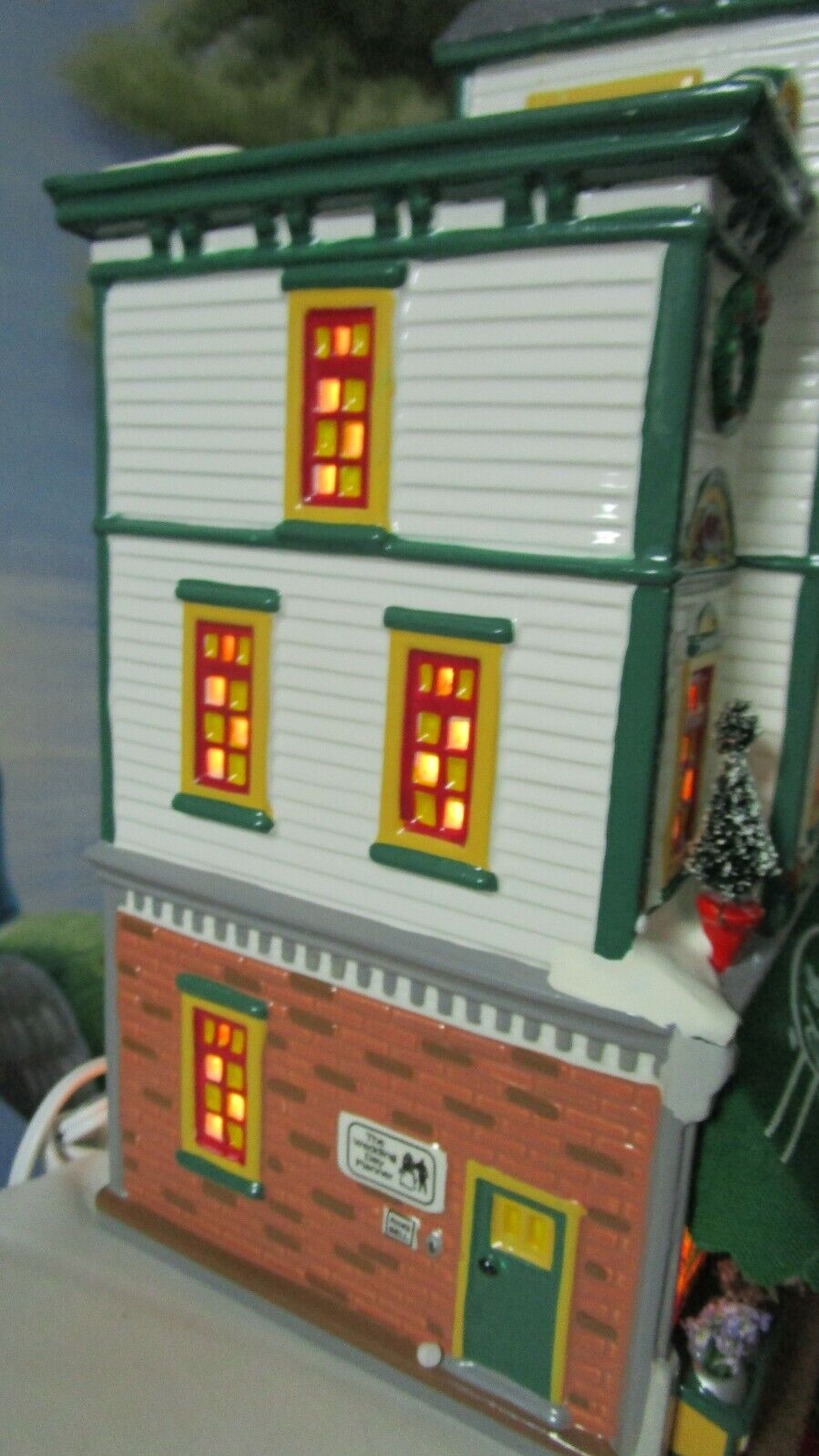 THE SECRET GARDEN FLORIST SHOP LIGHTED SNOW VILLAGE 1996 SHOWROOM MODEL ORIGINAL