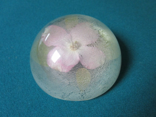 Paperweight Pink Flower Inside Clear Resine 2 X 4 1/2" PPWB