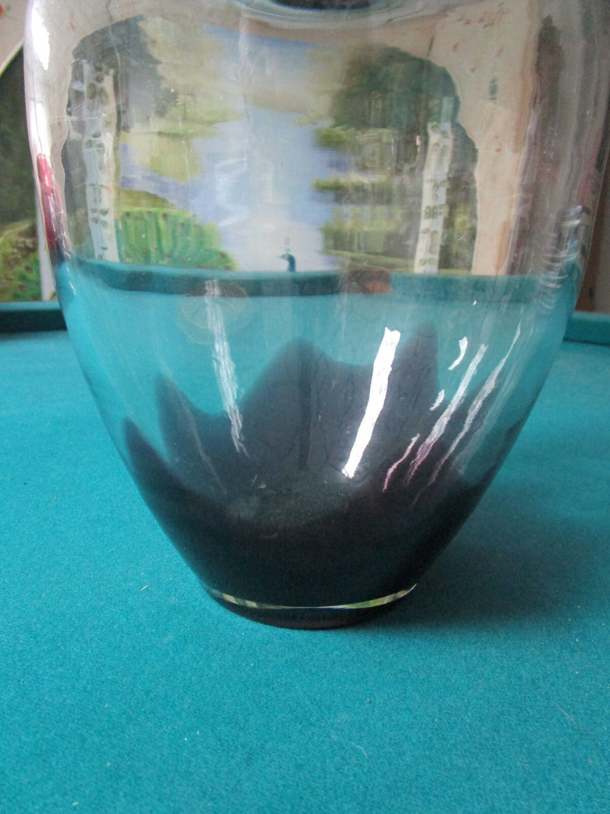 VINTAGE CRYSTAL CLEAR VASE WITH DARK PURPLE BOTTOM 9 X 6" [ABP-BSKT]