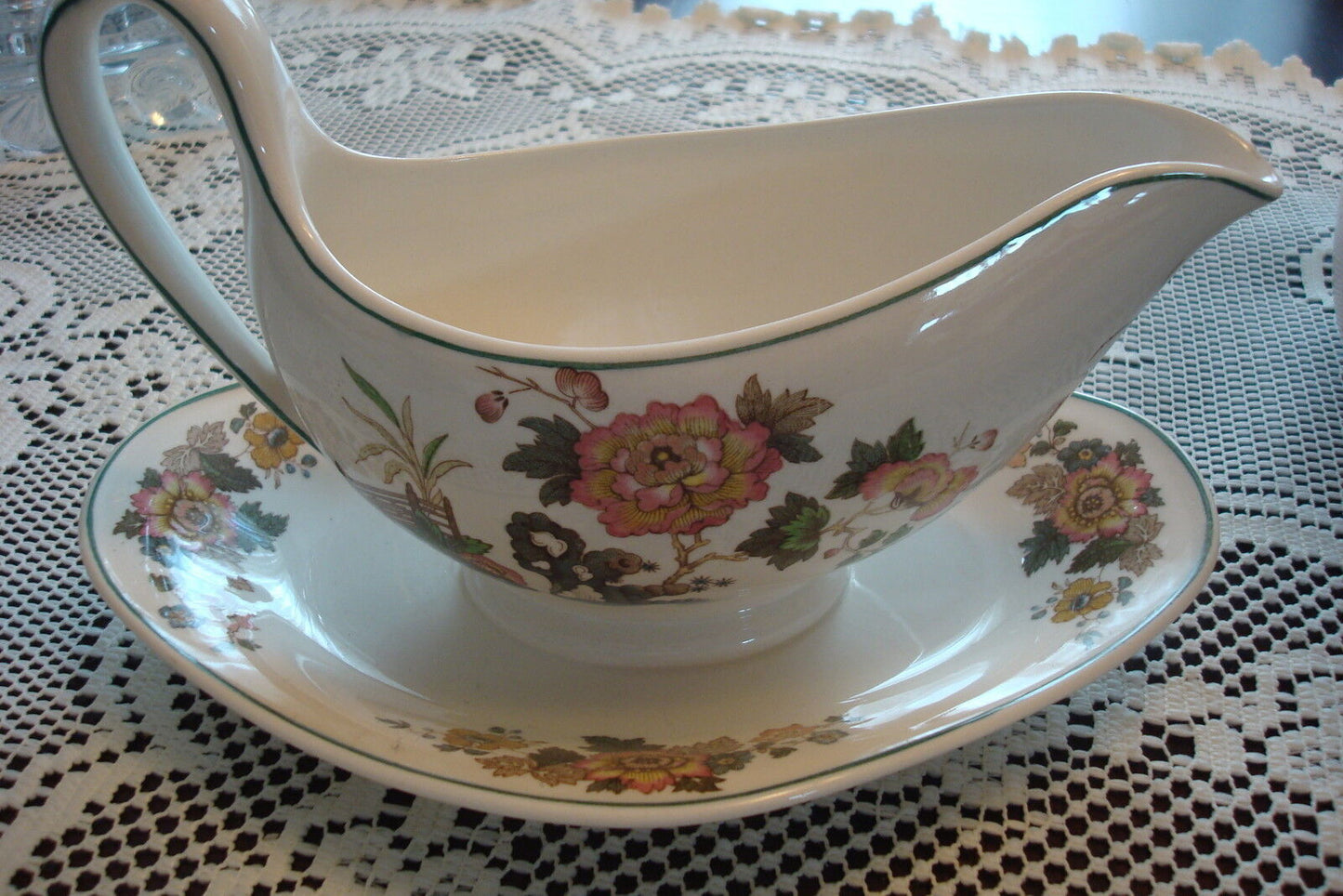 Wedgwood EASTERN FLOWERS TKD 426 boat gravy bowl/attached underplate [80C]