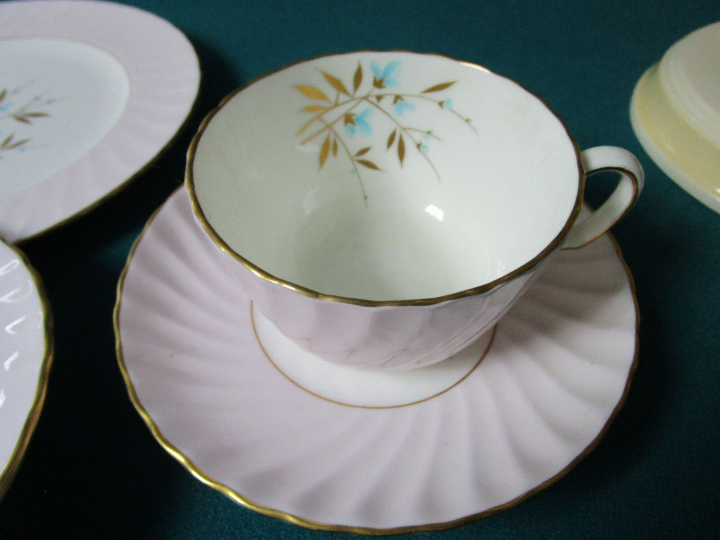 ADDERLEY ENGLAND PINK AND GOLD DINNER SETTING 7 PCS FLORAL original