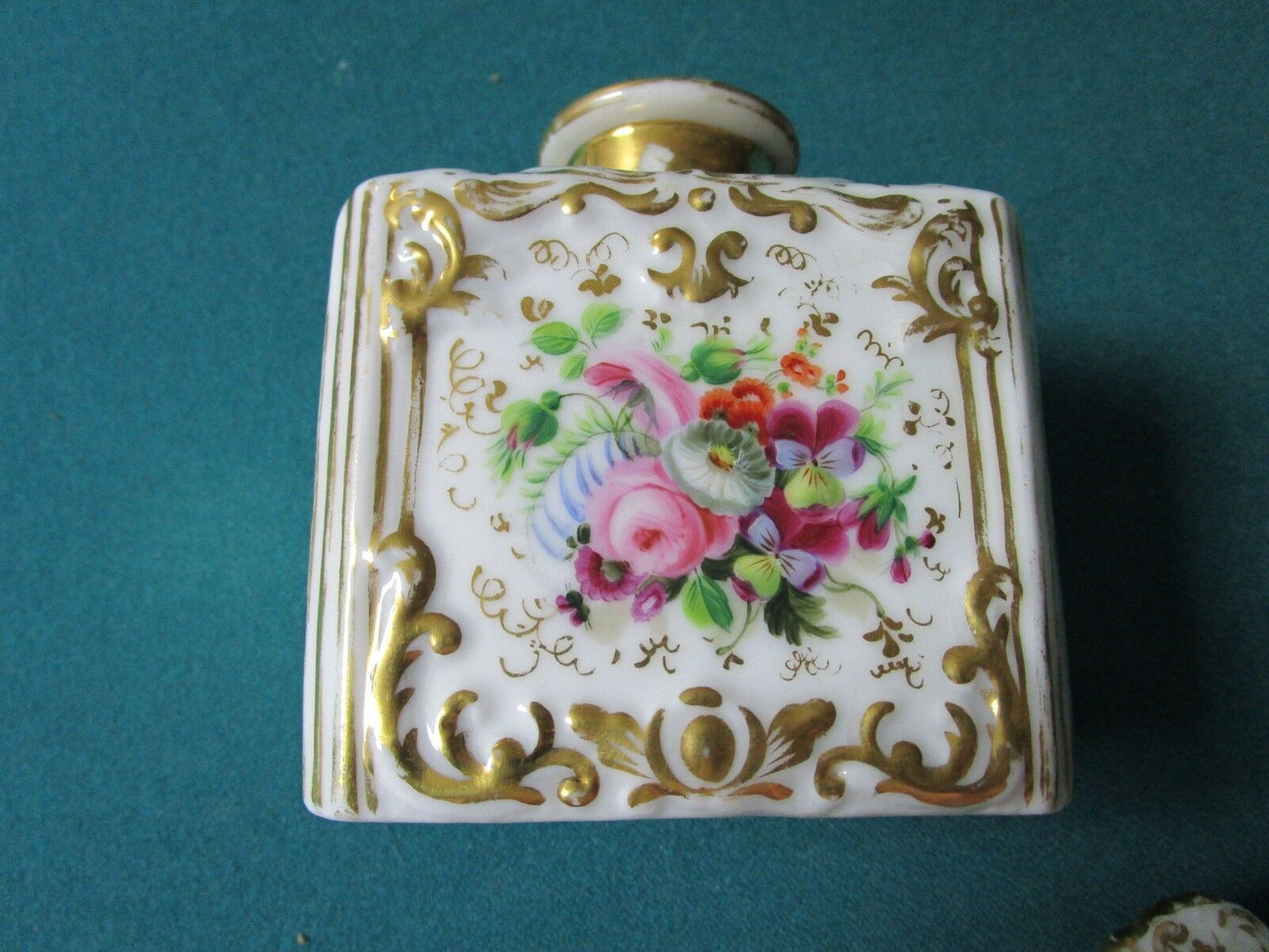 VICTORIAN PERFUME BOTTLE GOLD AND FLOWERS 5 X 3 1/2 X 3" GORGEOUS [*a4PERF]