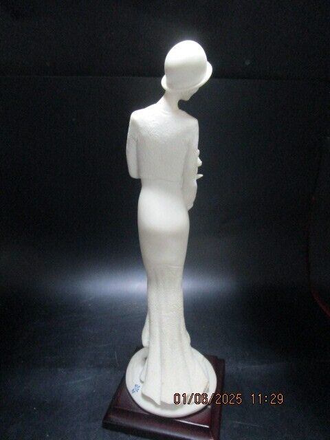 CAPODIMONTE ARMANI LADY WITH FLOWERS 10.25 in ^^