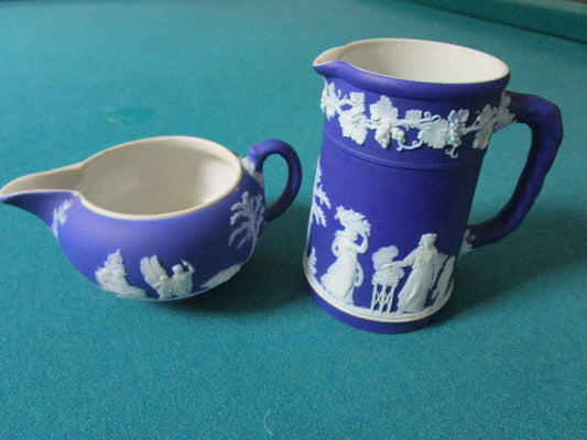 WEDGWOOD ENGLAND ANTIQUE DARK BLUE JASPERWARE 2 CREAMERS ^^