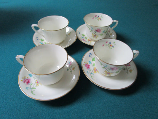 Royal Worcester England  4 Coffee Cups And Saucers Hampton Court [*77]