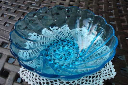 Vintage Blue Glass Berry Salad Serving Bowl Scallop Swirl Design RARE