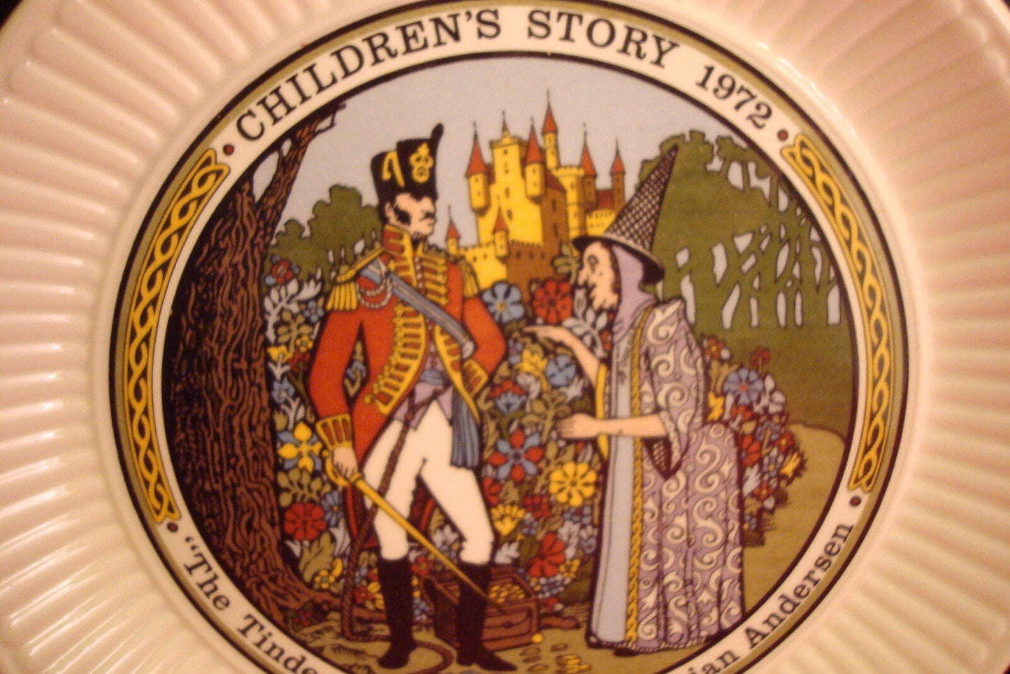 Wedgwood, Children's Stories plate, 1972, "The Tinder Box", NIB [am14]