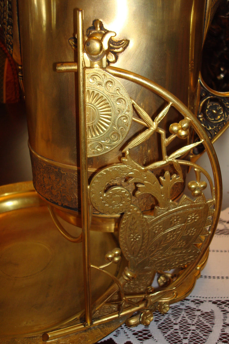 MERIDEN BRITTANIA COMPANY  Tilting Coffee Pot with tray