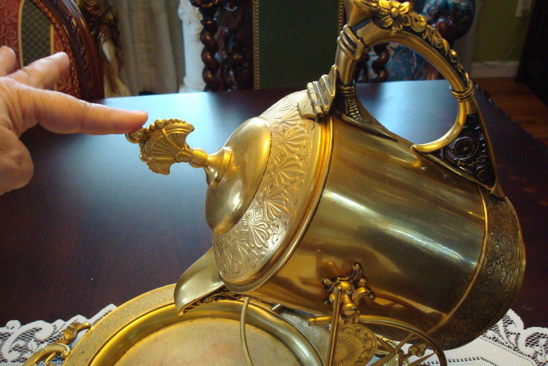 MERIDEN BRITTANIA COMPANY  Tilting Coffee Pot with tray