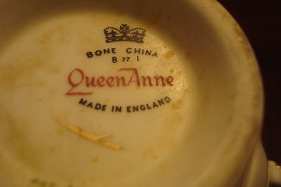 Queens Anne  cup and saucer made in England, roses and more roses ORIG [170F]
