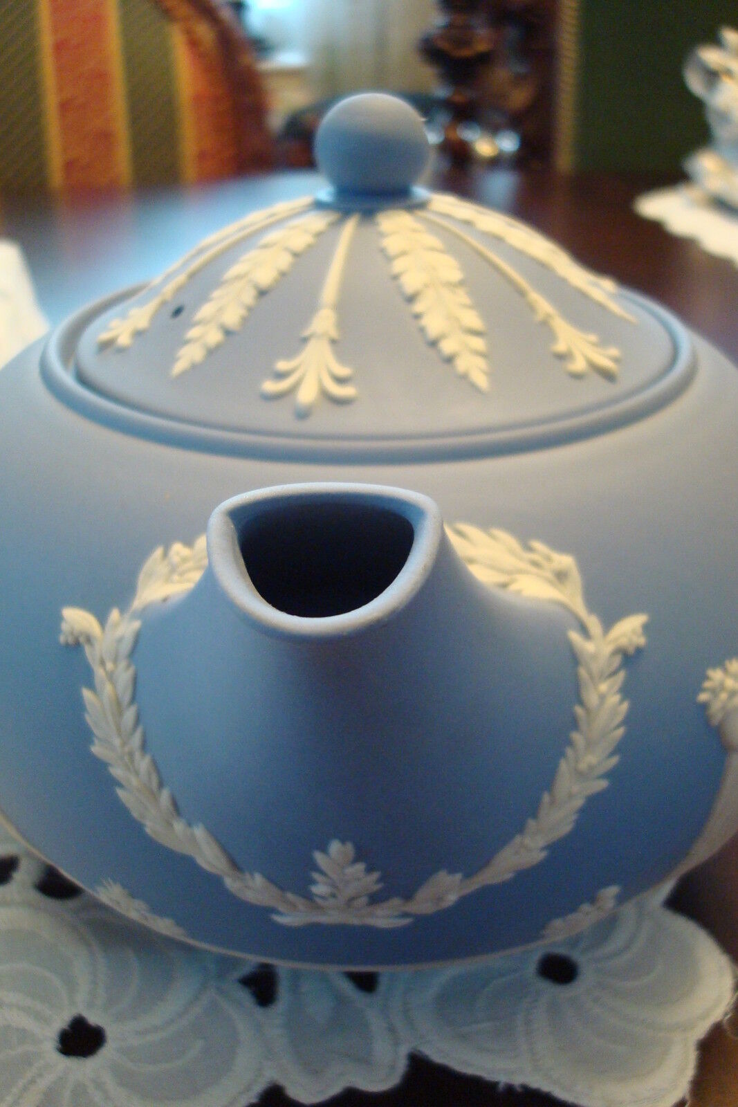 Wedgwood England Blue & White Jasperware Teapot, 5 1/4" [a*4whitbx]